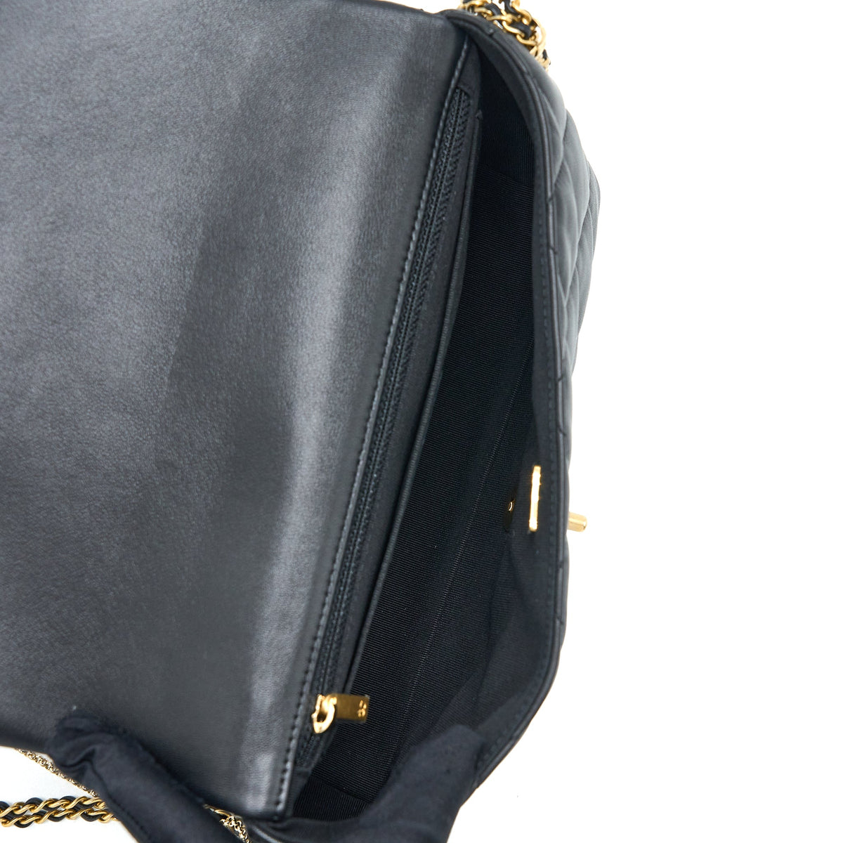 chanel-quilted-detailed-logo-flap-bag-lambskin-black-ghw-microchip