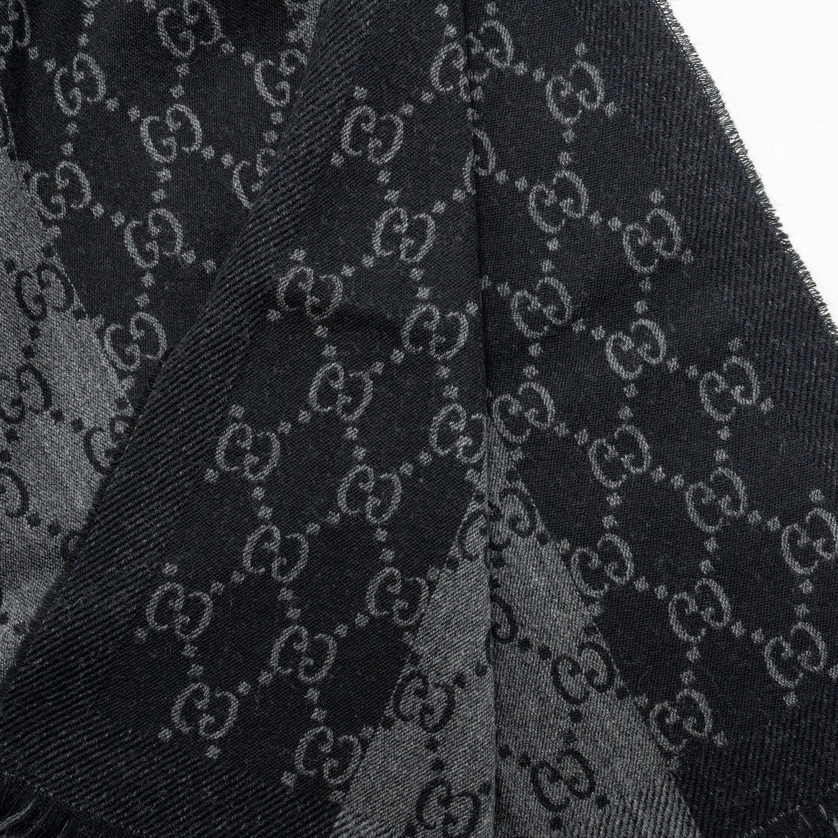 gucci-gg-jacquard-scarf-wool-multicolour
