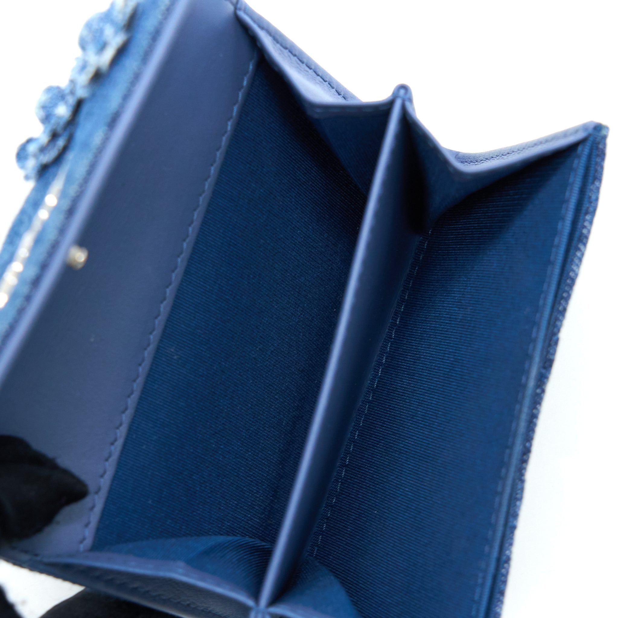 chanel-flap-card-holder-camellia-denim-blue-shw