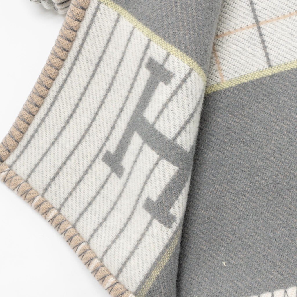hermes-avalon-cabriole-blanket-gris-perle