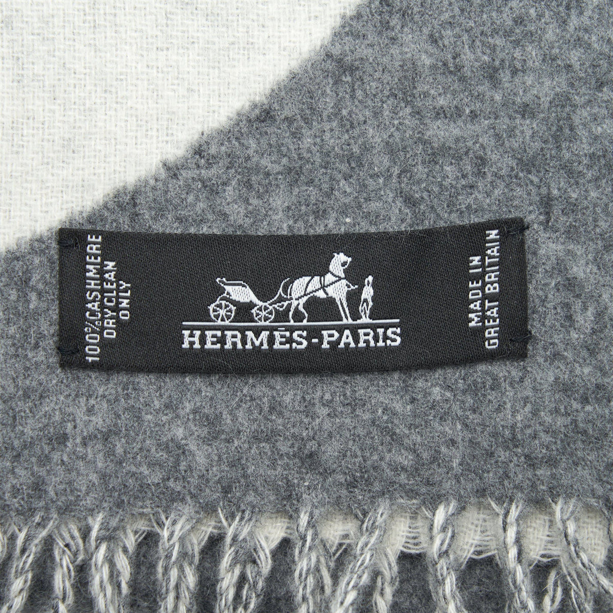hermes-30-x-140cm-cashmere-casaque-charm-op-gris-flanelle-ivoire-scarf