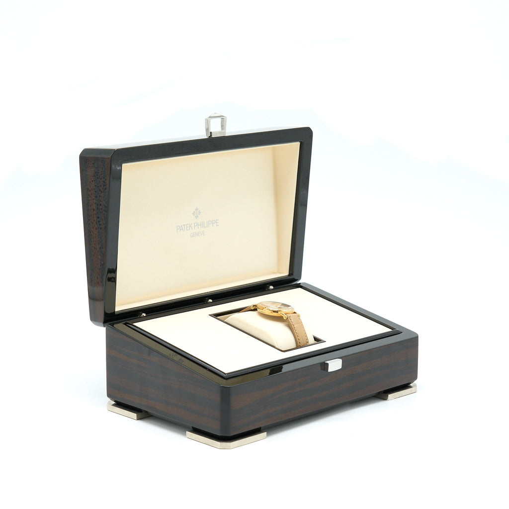 patek-philippe-7121j-001-complications-yellow-gold-moon-phase