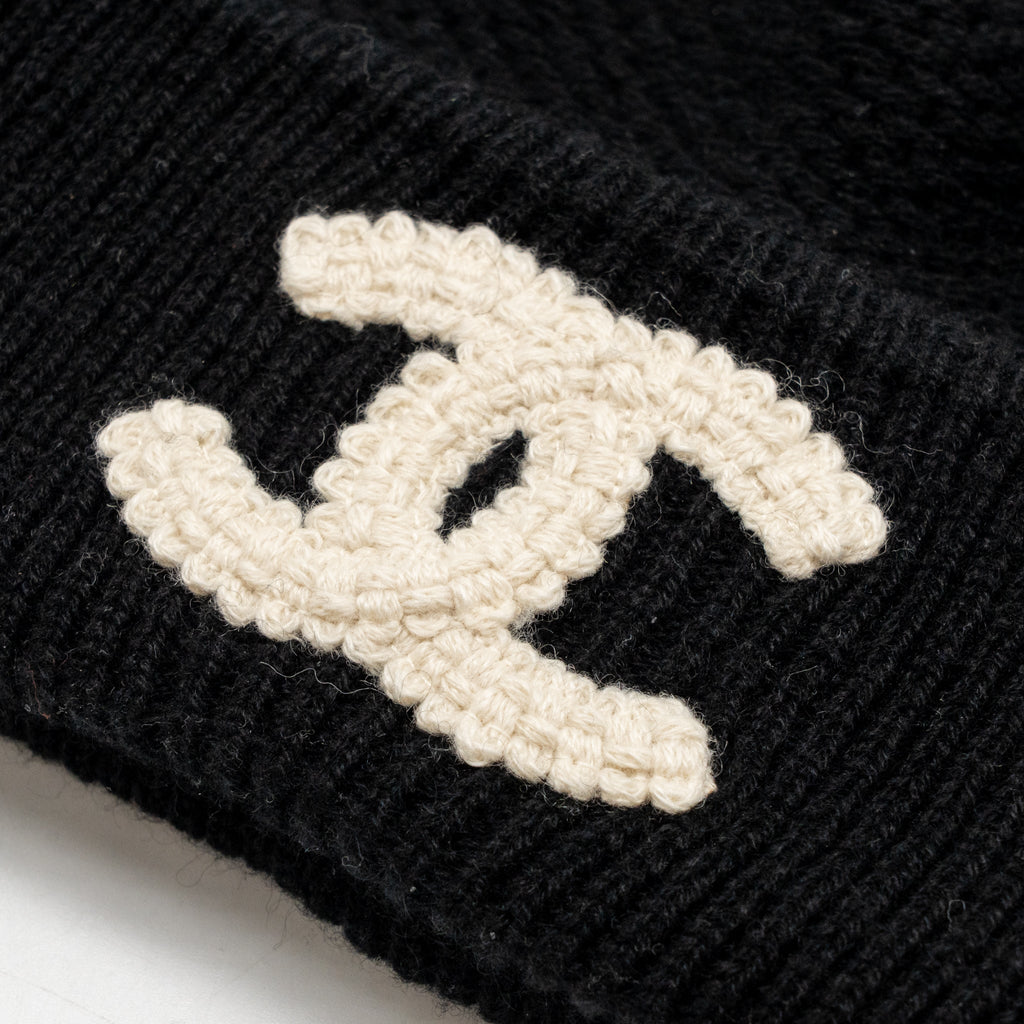 chanel-hat-black-white