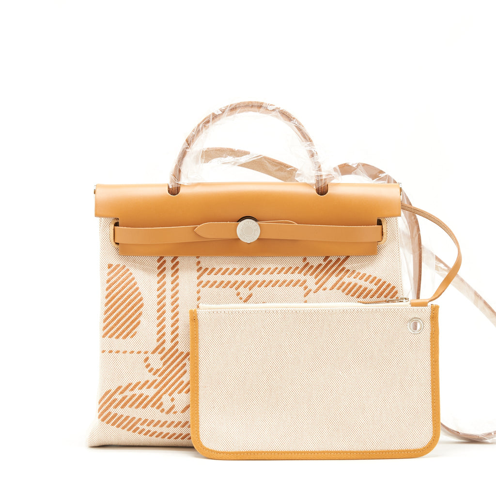 hermes-herbag-zip-31-toile-h-en-relief-brides-sable-ecru-beige-nat-sable-stamp