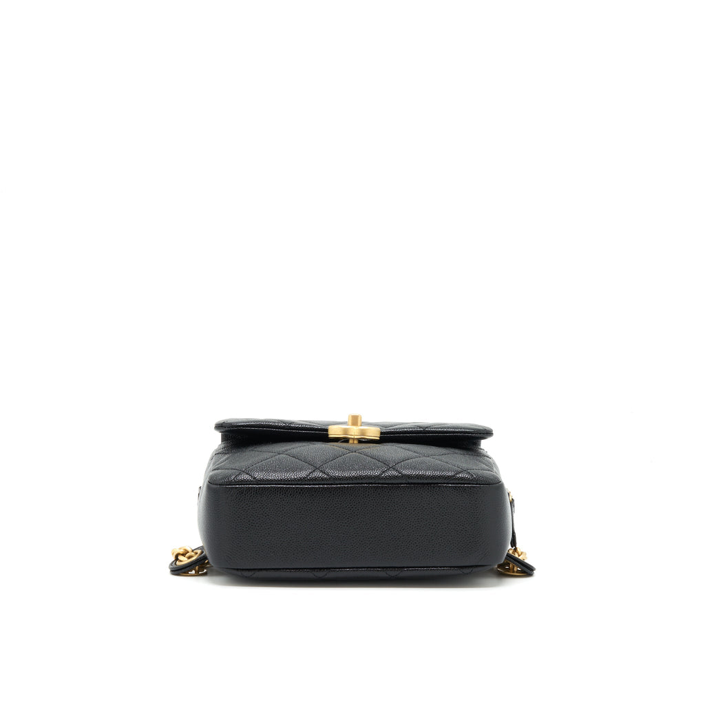 chanel-22p-flap-backpack-caviar-black-ghw-1