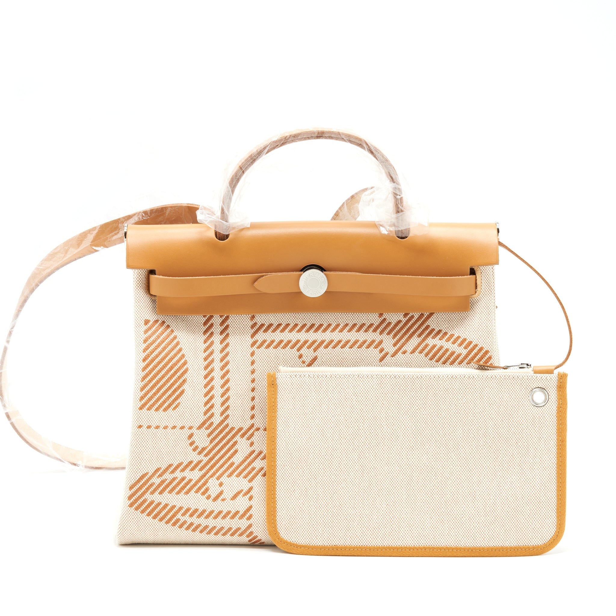 hermes-herbag-zip-31-toile-h-en-relief-brides-sable-ecru-beige-nat-sable-stamp-z