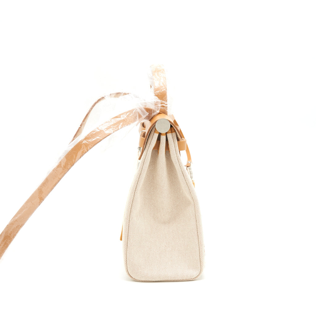 hermes-herbag-zip-31-toile-h-en-relief-brides-sable-ecru-beige-nat-sable-stamp-z