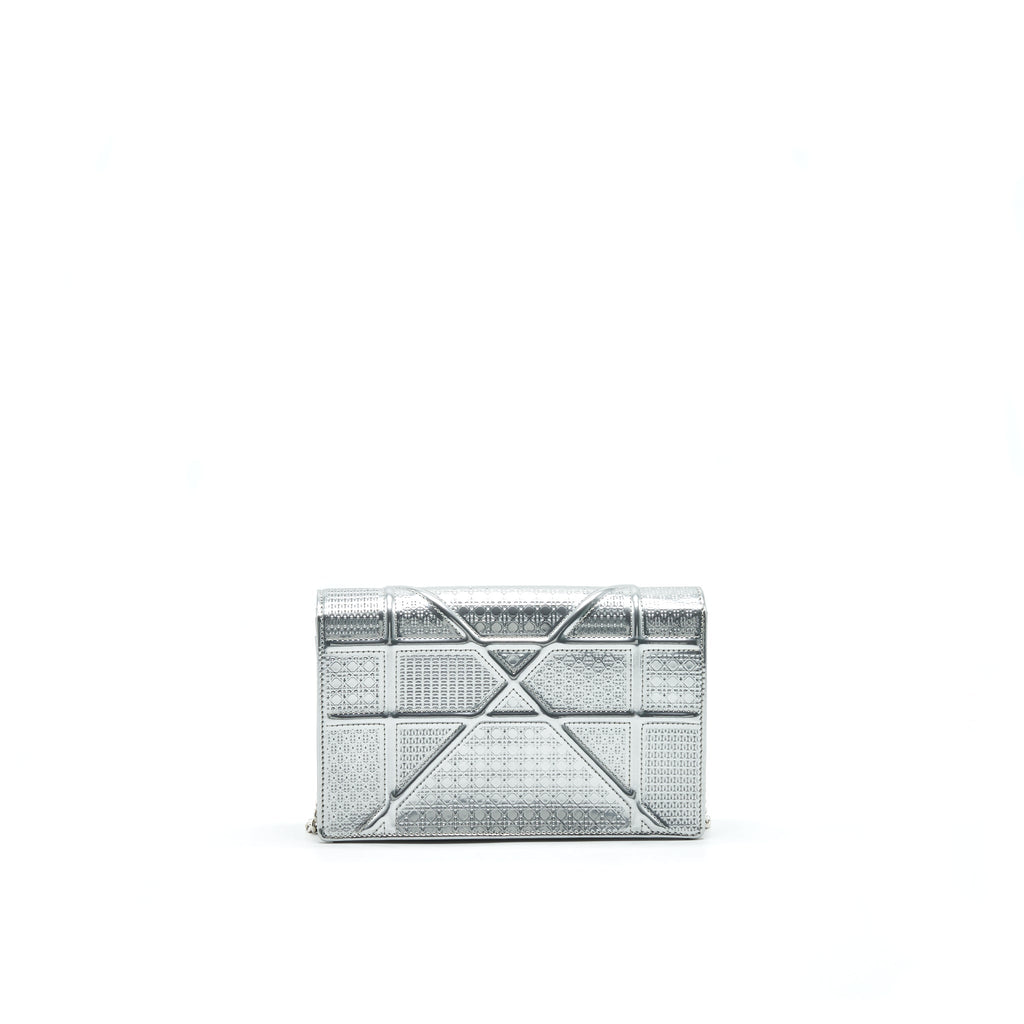 dior-diorama-wallet-on-chain-in-silver-1