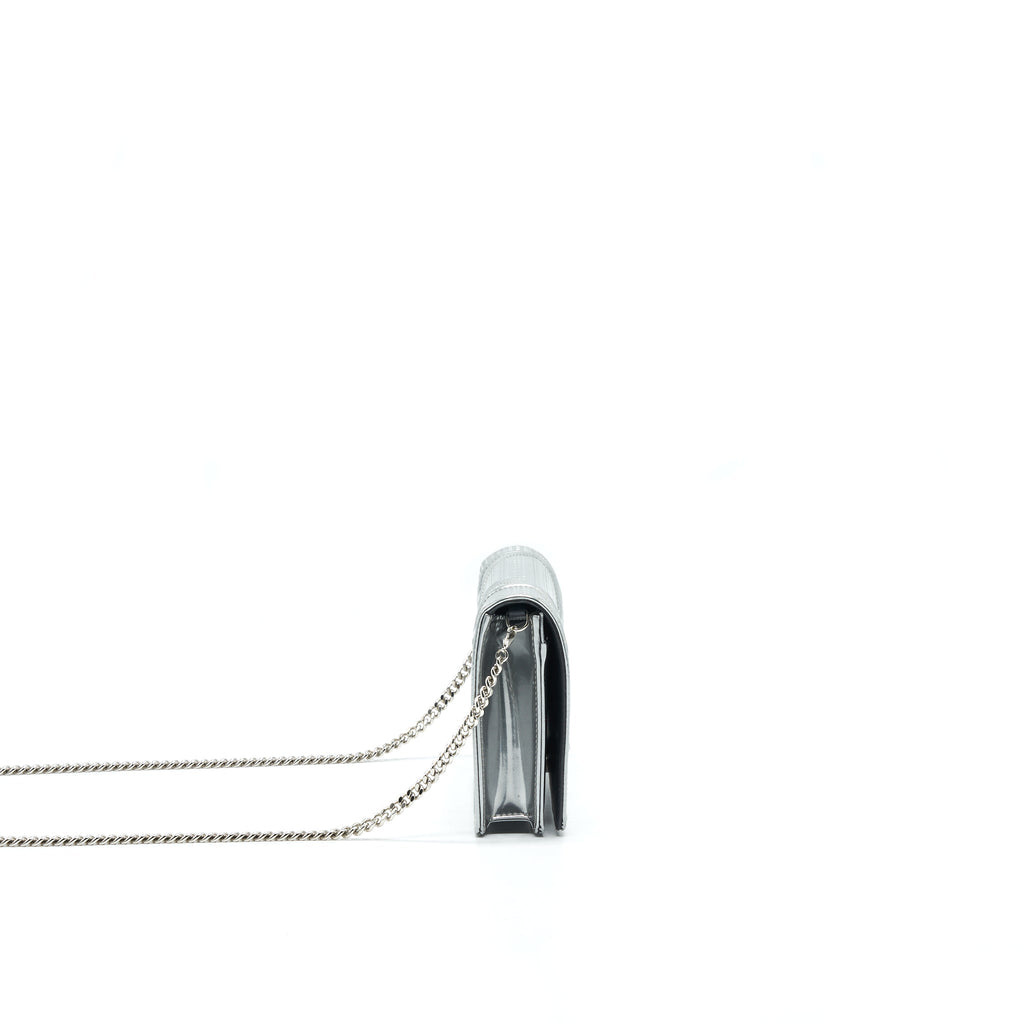 dior-diorama-wallet-on-chain-in-silver-1