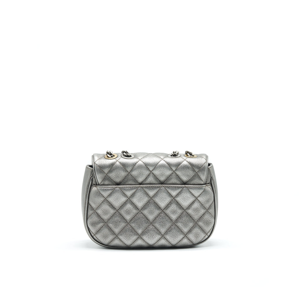 chanel-cc-logo-quilted-calfskin-flap-bag-in-metallic-dark-grey-1