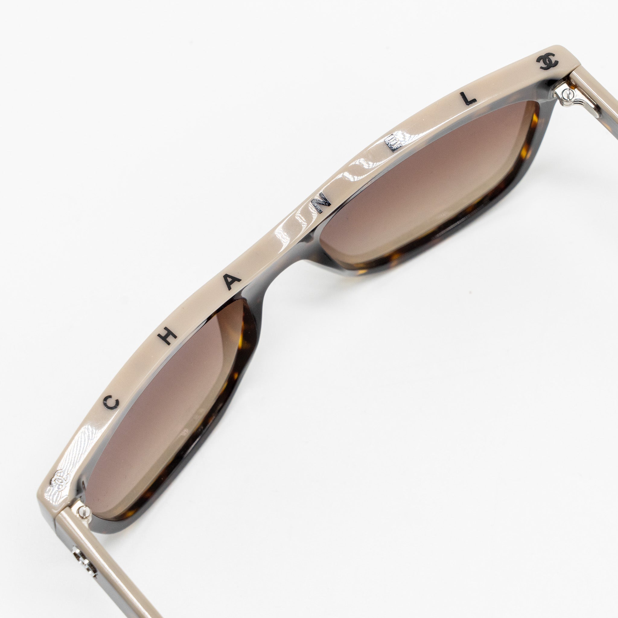 chanel-cc-and-letter-logo-shield-sunglasses-dark-tortoise-beige-brown-shw