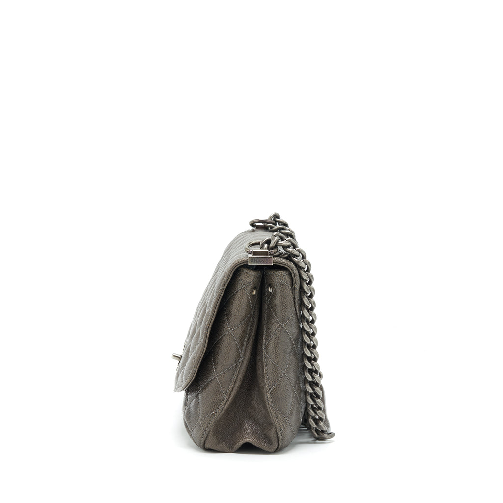 chanel-flap-bag-caviar-dark-grey-ruthenium-sliver-hardware-1