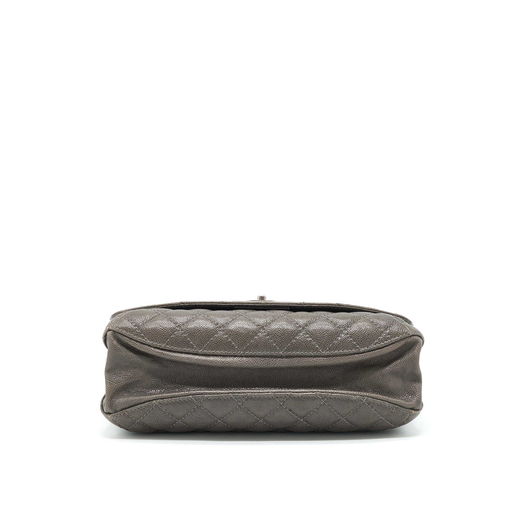 chanel-flap-bag-caviar-dark-grey-ruthenium-sliver-hardware-1