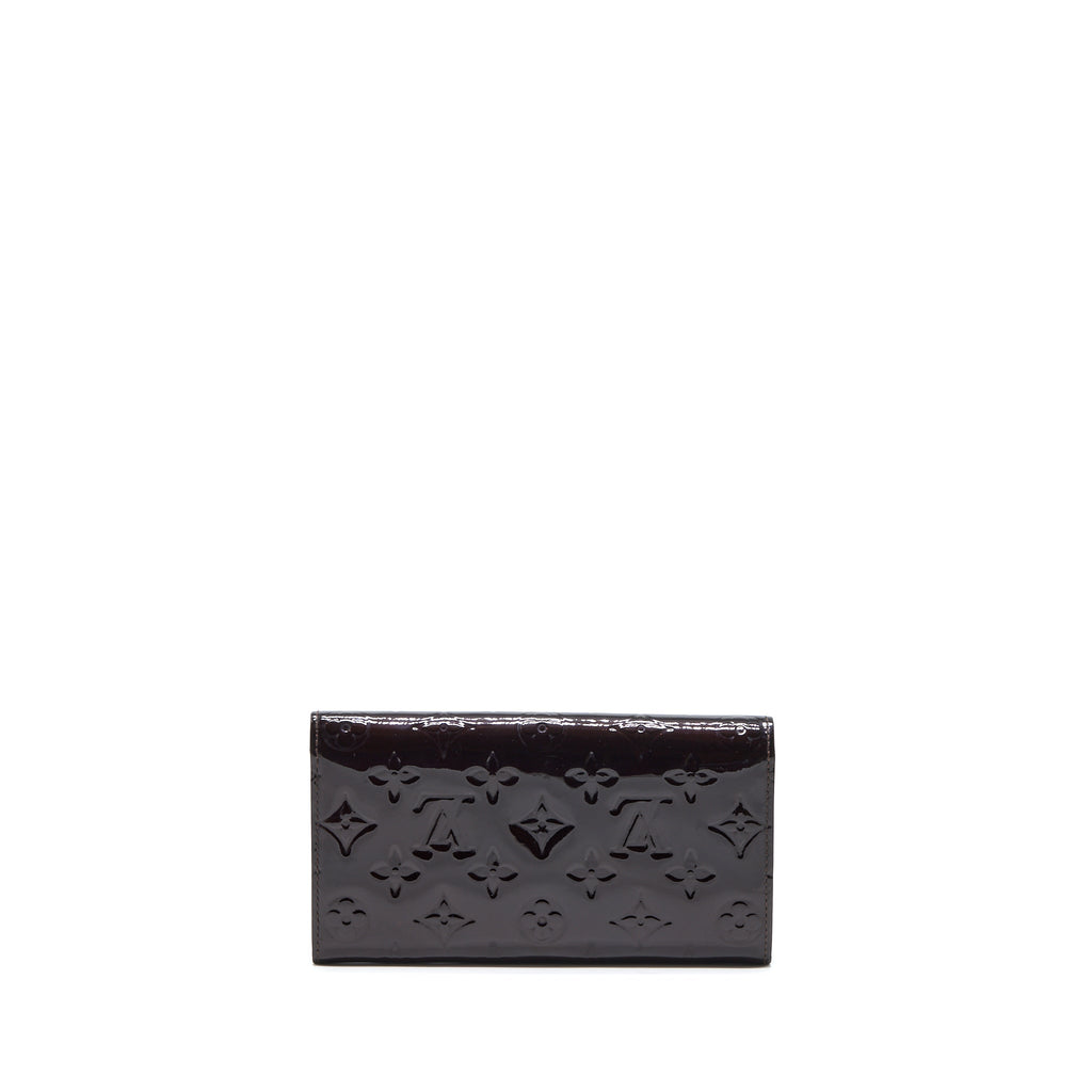 louis-vuitton-sarah-long-wallet-vernis-amarante-ghw