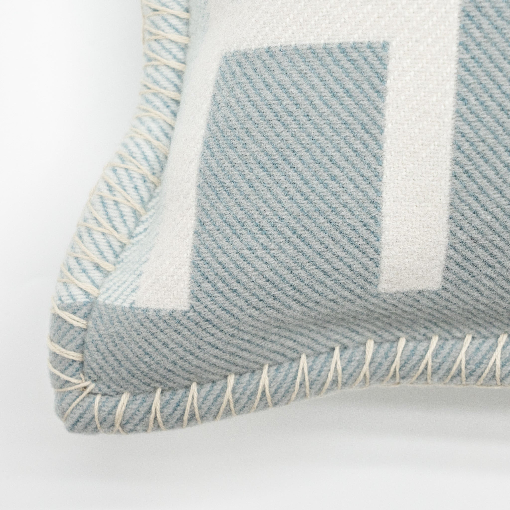 hermes-ithaque-pillow-wool-cashmere-gris-perle