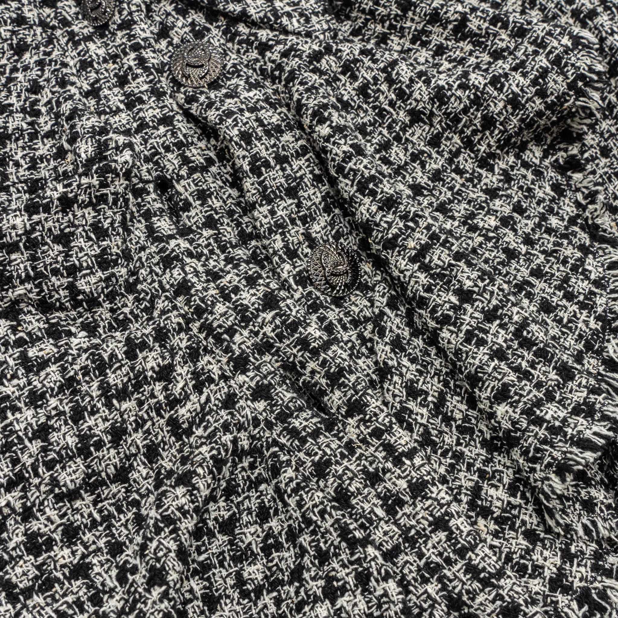 chanel-size-38-09p-tweed-jacket-black-white