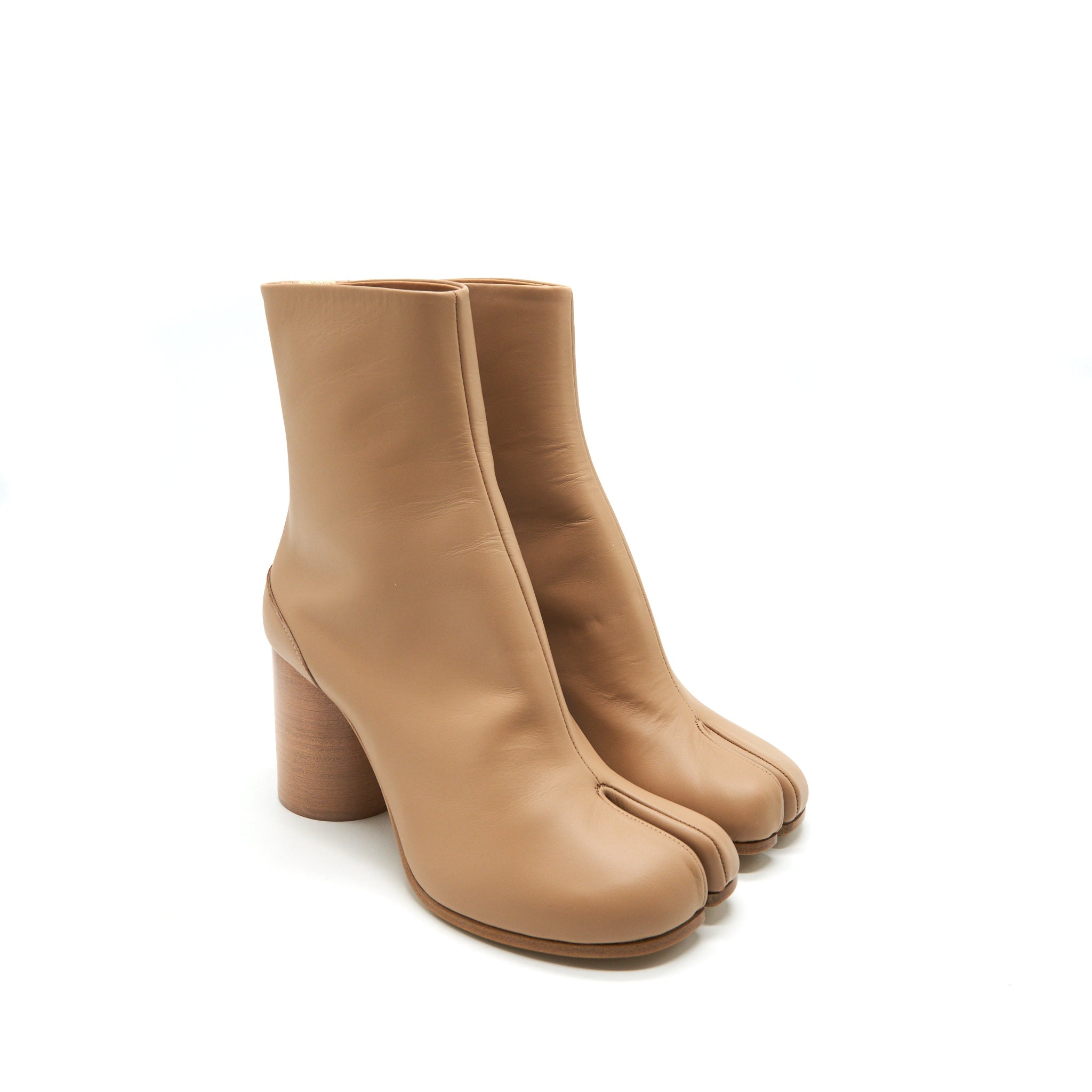 madison-mangiela-tabi-leather-ankle-boots-beige-size36