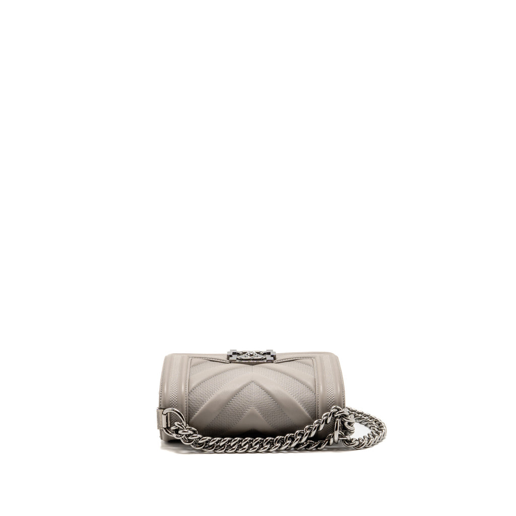 chanel-chevron-small-boy-bag-stitched-calfskin-grey-shw