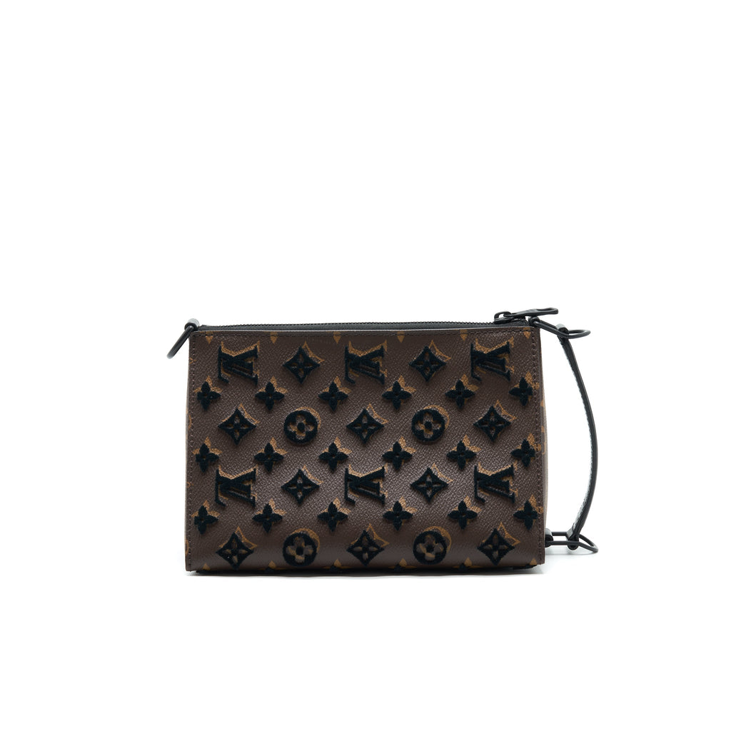 louis-vuitton-triangle-messenger-bag