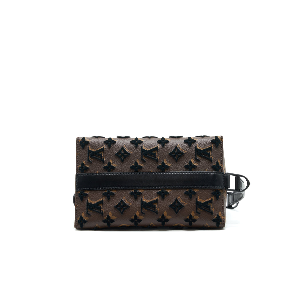 louis-vuitton-triangle-messenger-bag