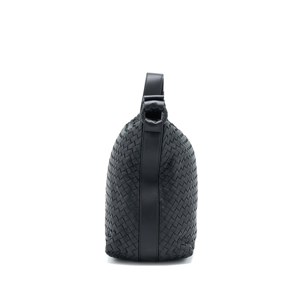 bottega-veneta-hobo-bag-intrecciato-black