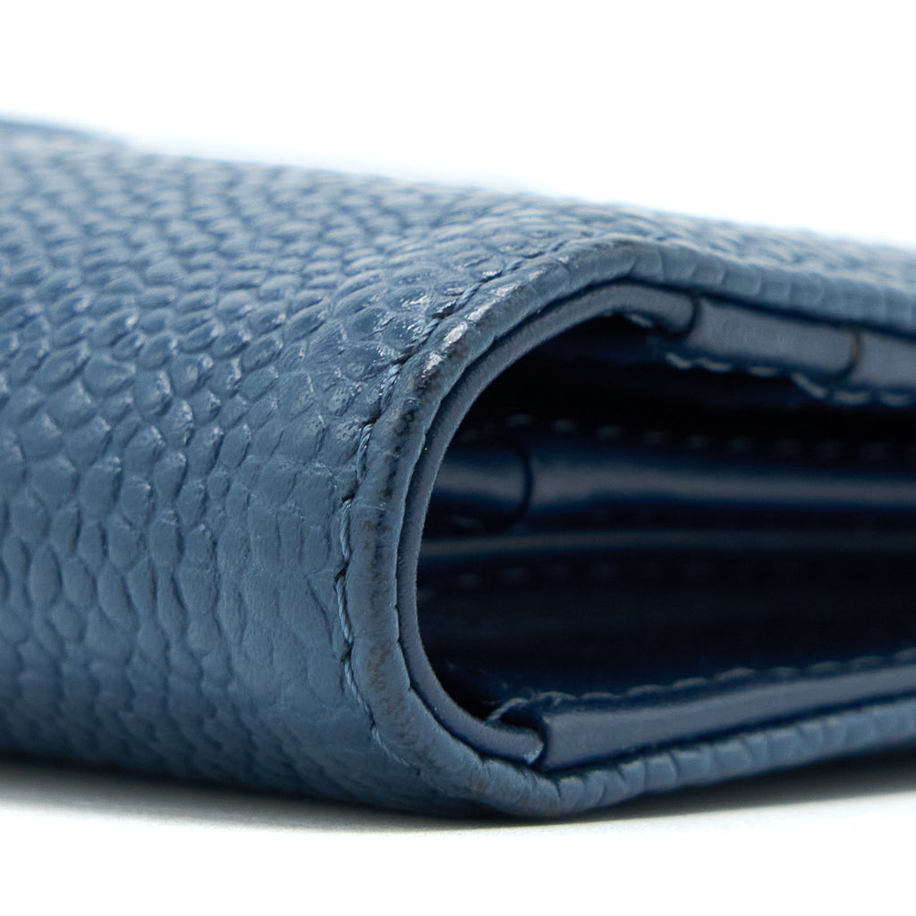 chanel-cc-logo-fold-wallet-caviar-navy-shw