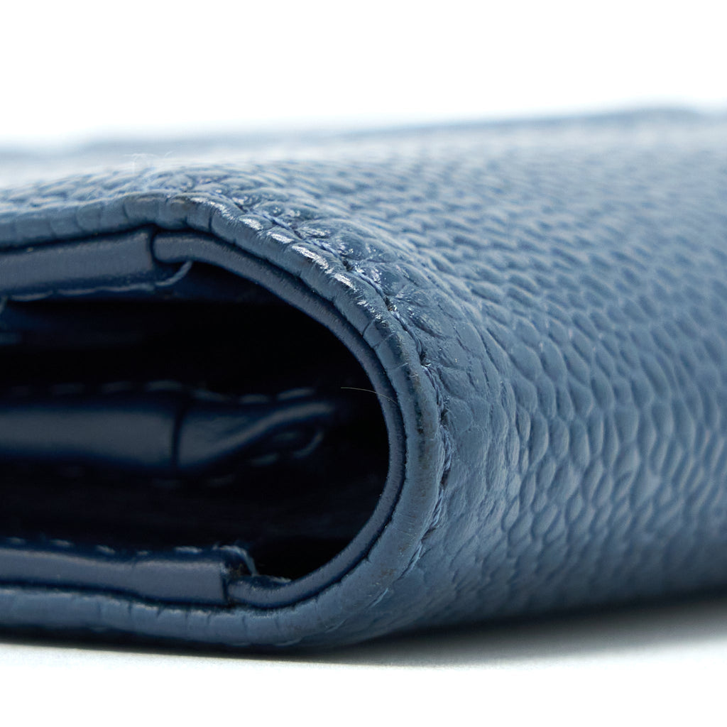 chanel-cc-logo-fold-wallet-caviar-navy-shw