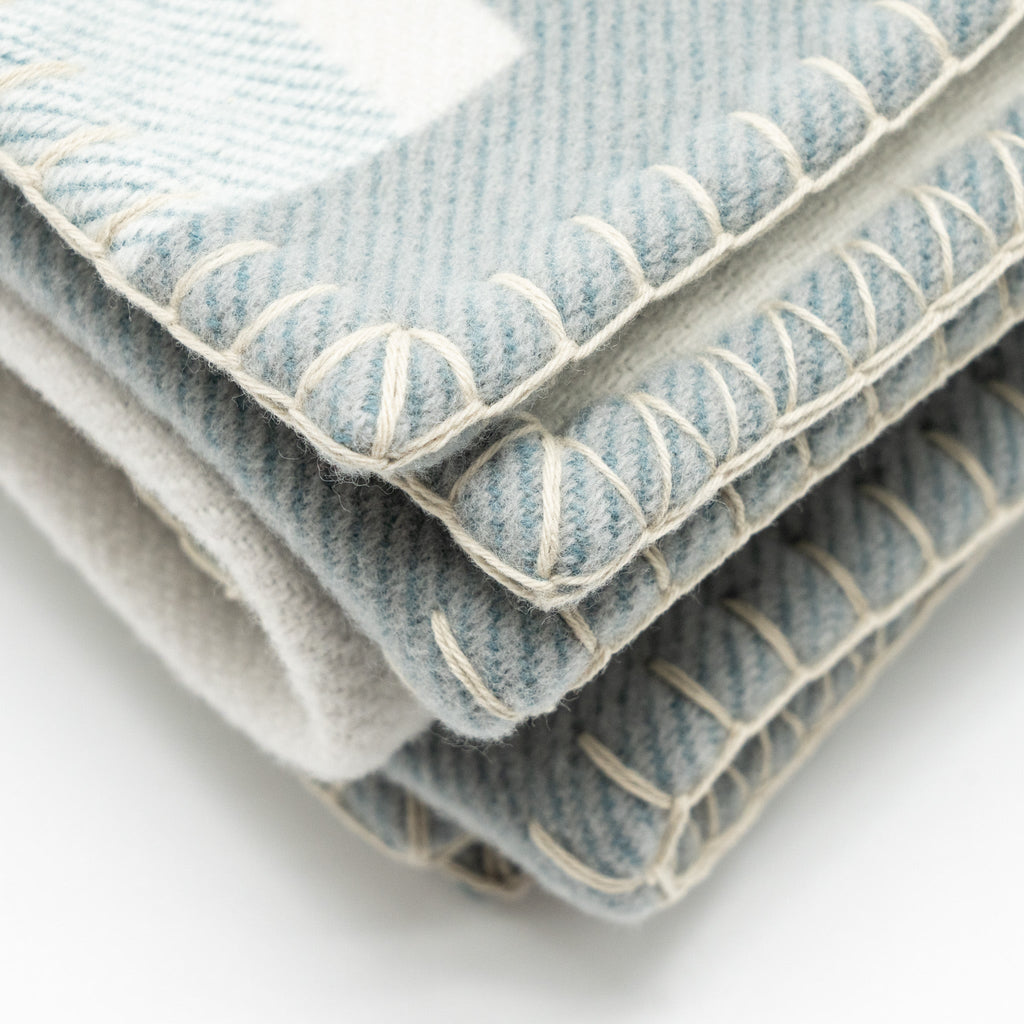 hermes-ithaque-blanket-wool-cashmere-gris-perle-2