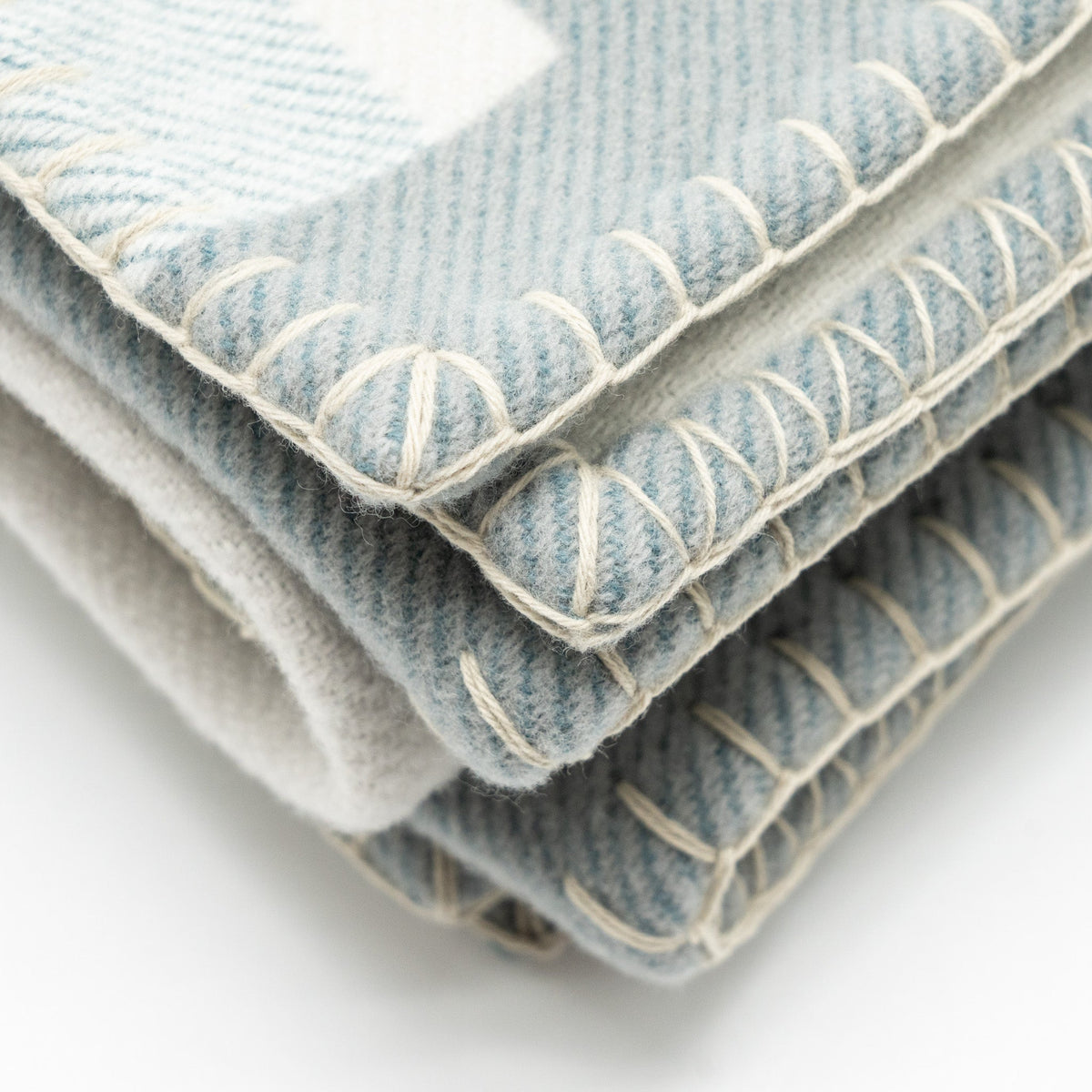 hermes-ithaque-blanket-wool-cashmere-gris-perle-2