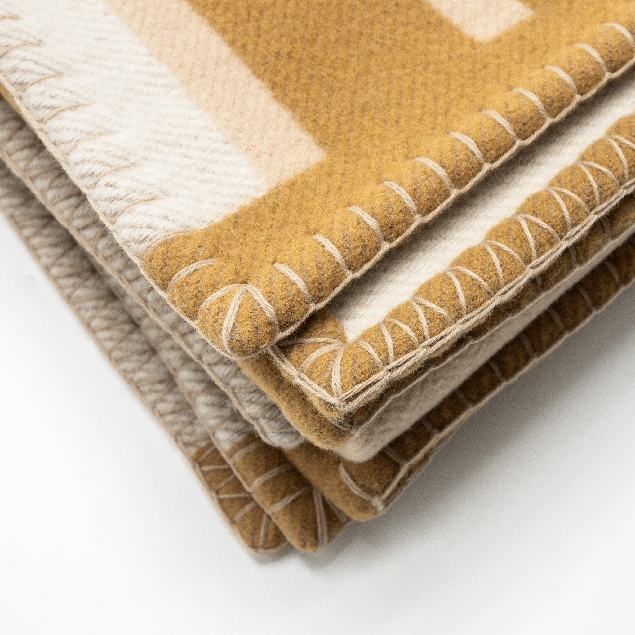 hermes-ithaque-blanket-wool-cashmere-camel-beige