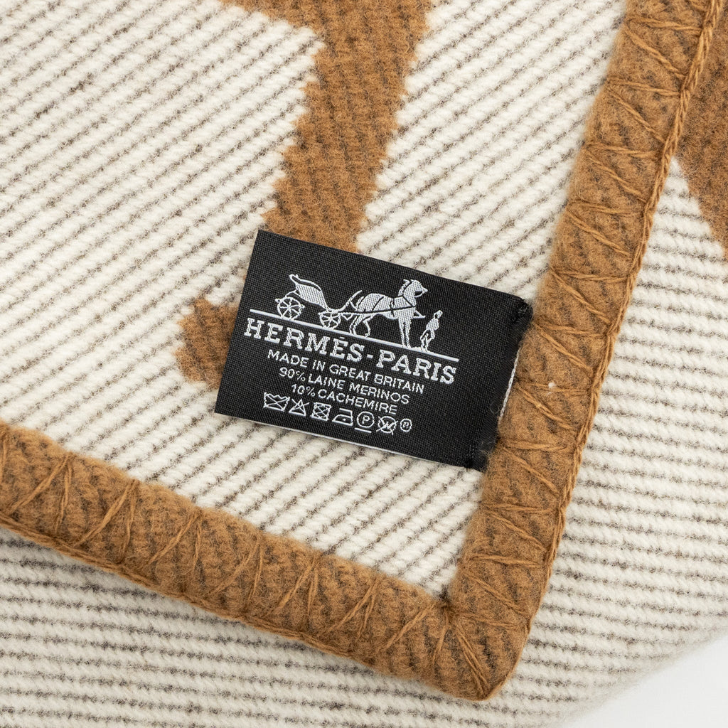 hermes-avalon-thrown-blanket-multicolour