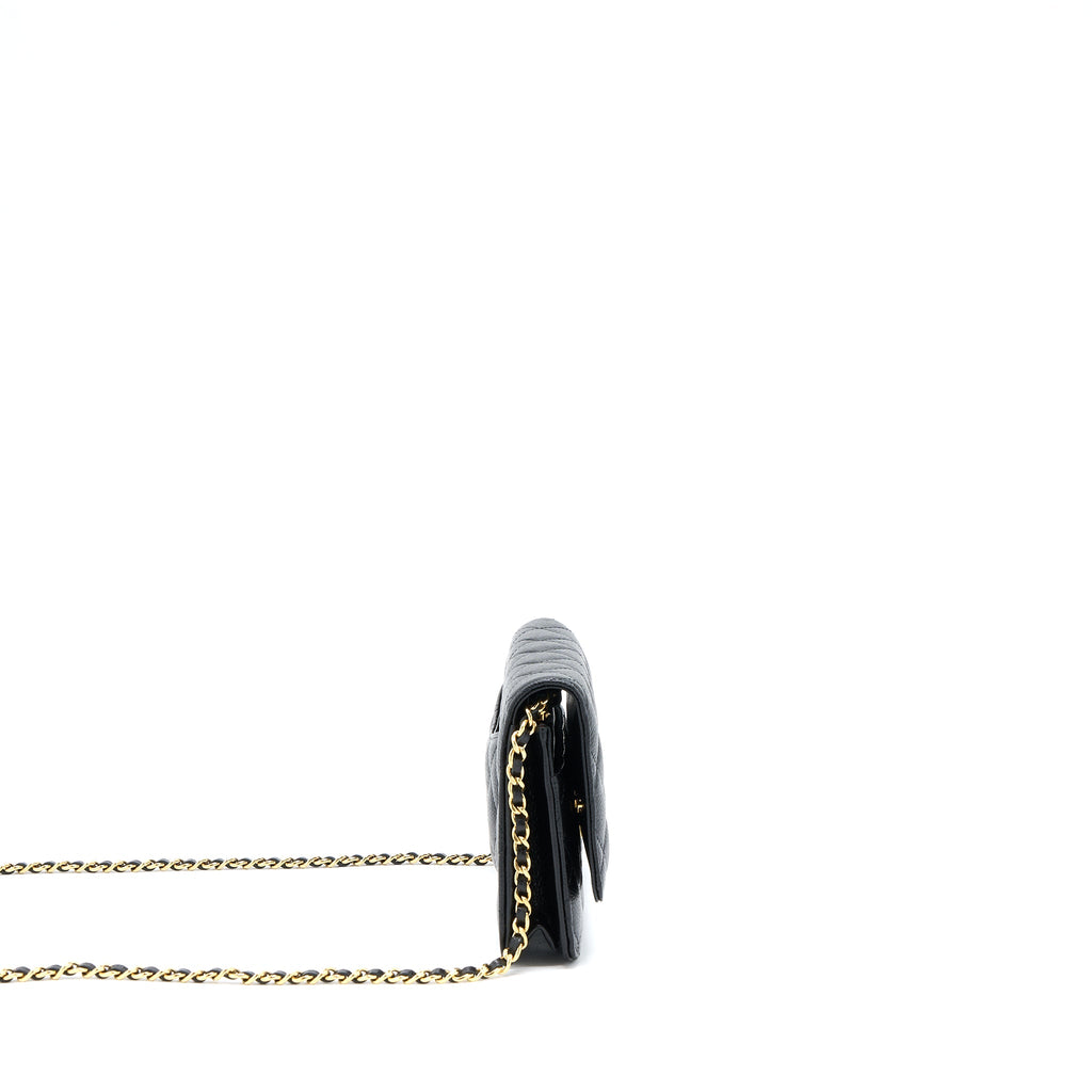 chanel-classic-wallet-on-chain-caviar-black-ghwmicrochip