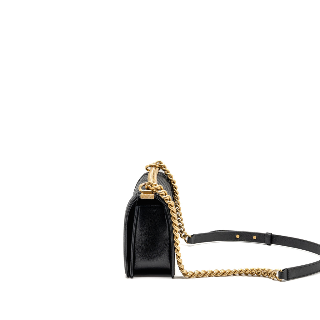chanel-medium-boy-bag-caviar-black-ghw-microchip