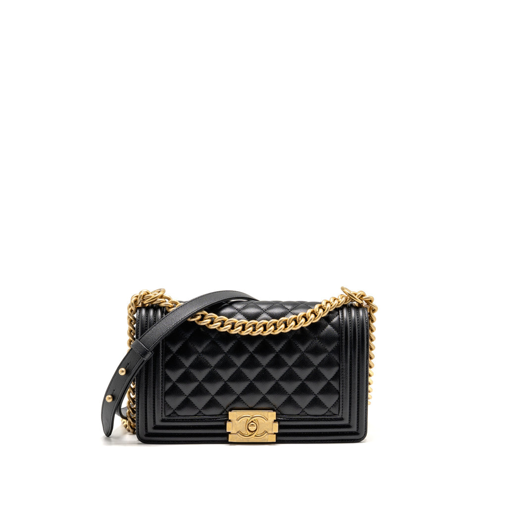 chanel-medium-boy-bag-caviar-black-ghw-microchip