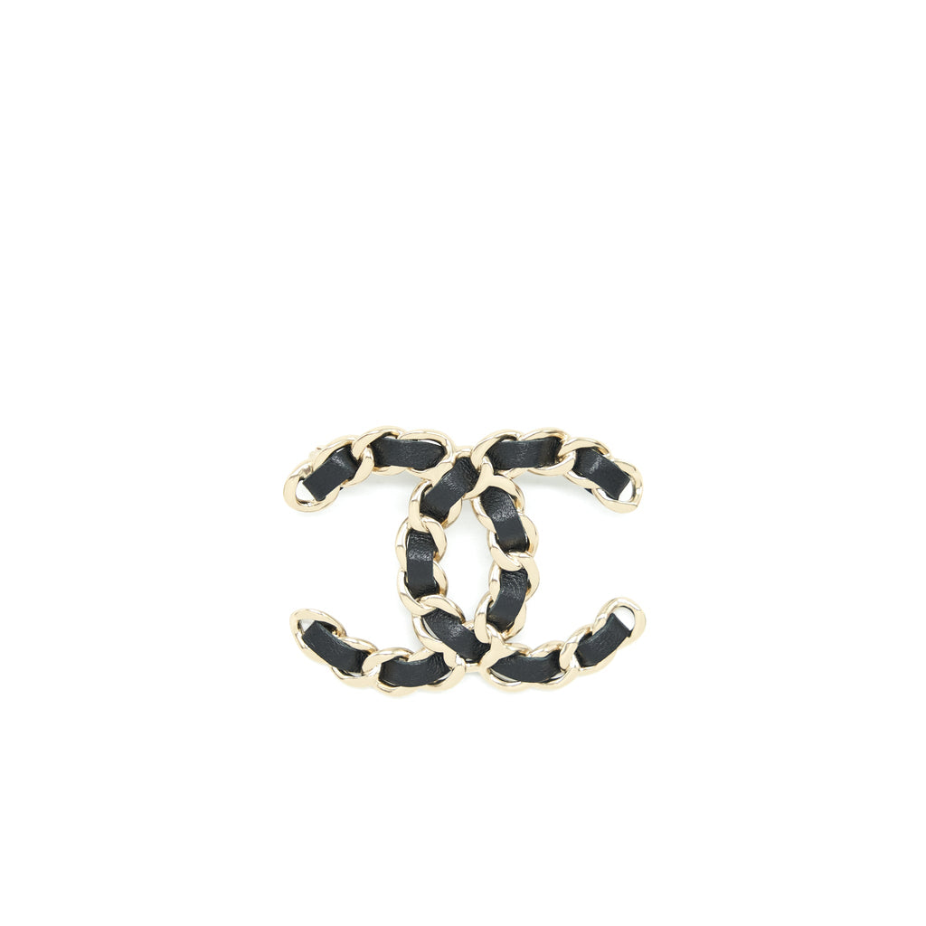 chanel-cc-logo-leather-chain-brooch-black-and-light-gold-tone