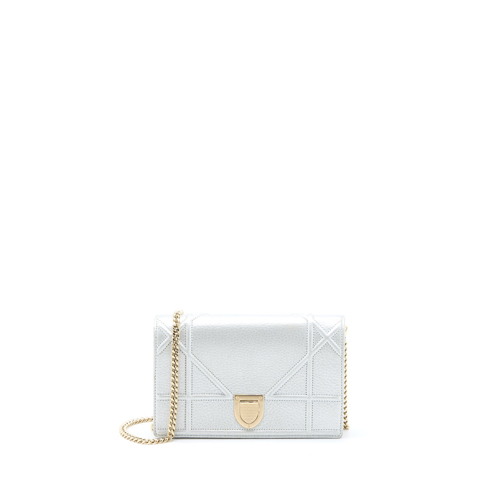 dior-diorama-wallet-on-chain-calfskin-silver-lghw