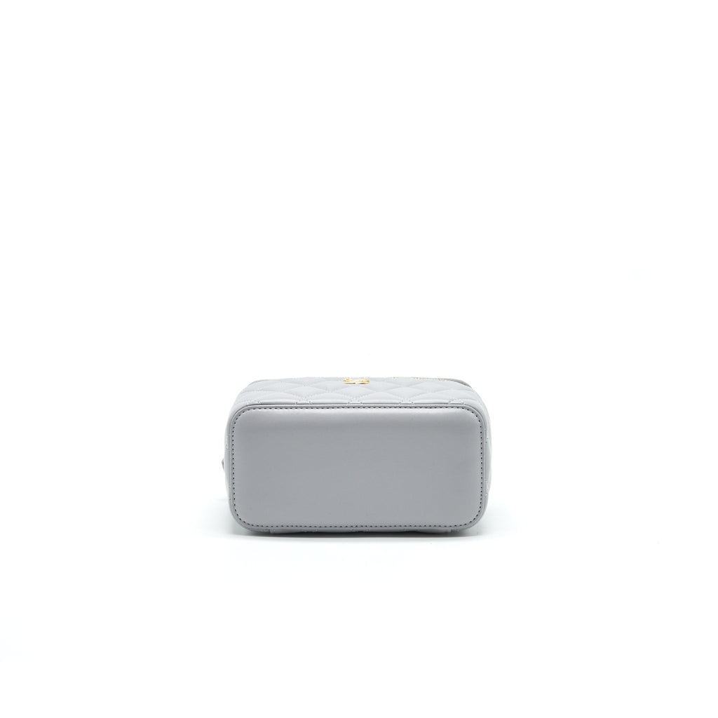 chanel-21b-grey-ghw-small-long-vanity-1