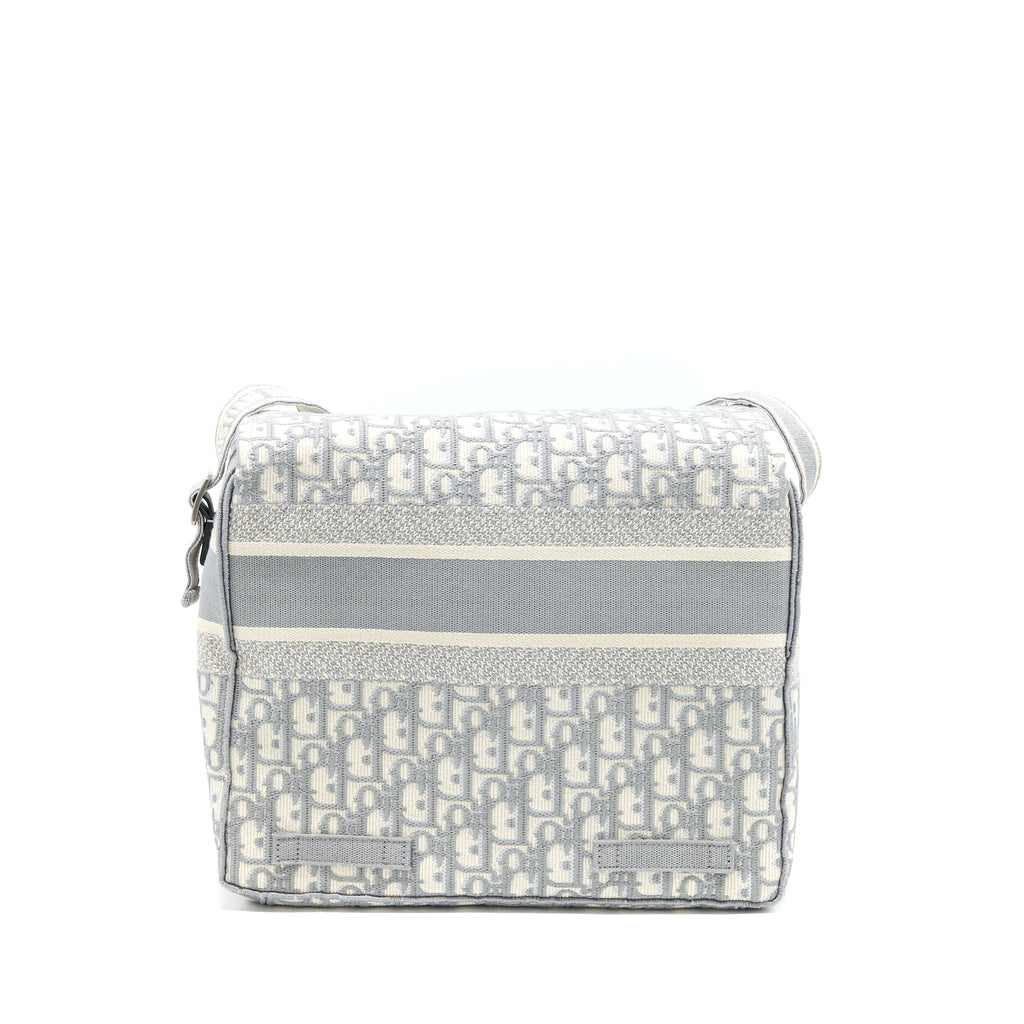 dior-diorcamp-messenger-bag-oblique-embroidery-light-grey-shw