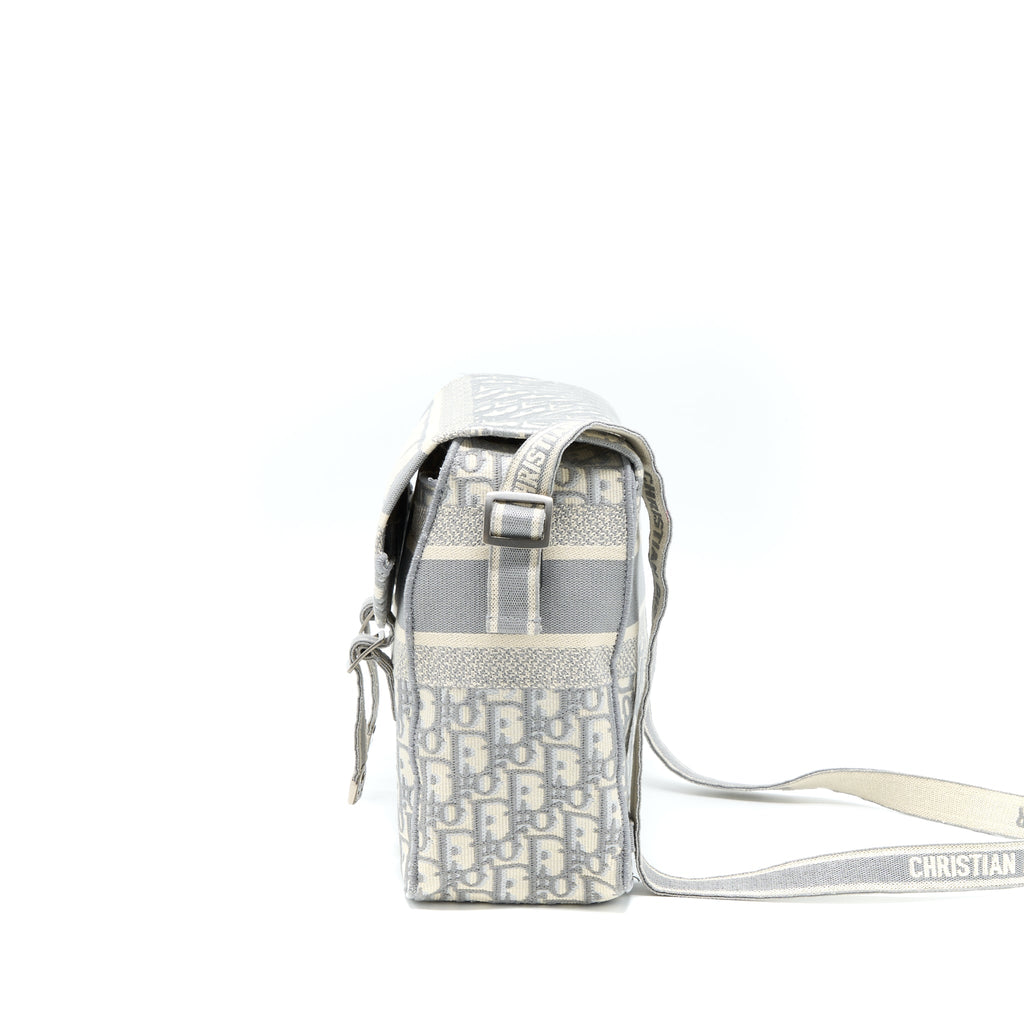 dior-diorcamp-messenger-bag-oblique-embroidery-light-grey-shw