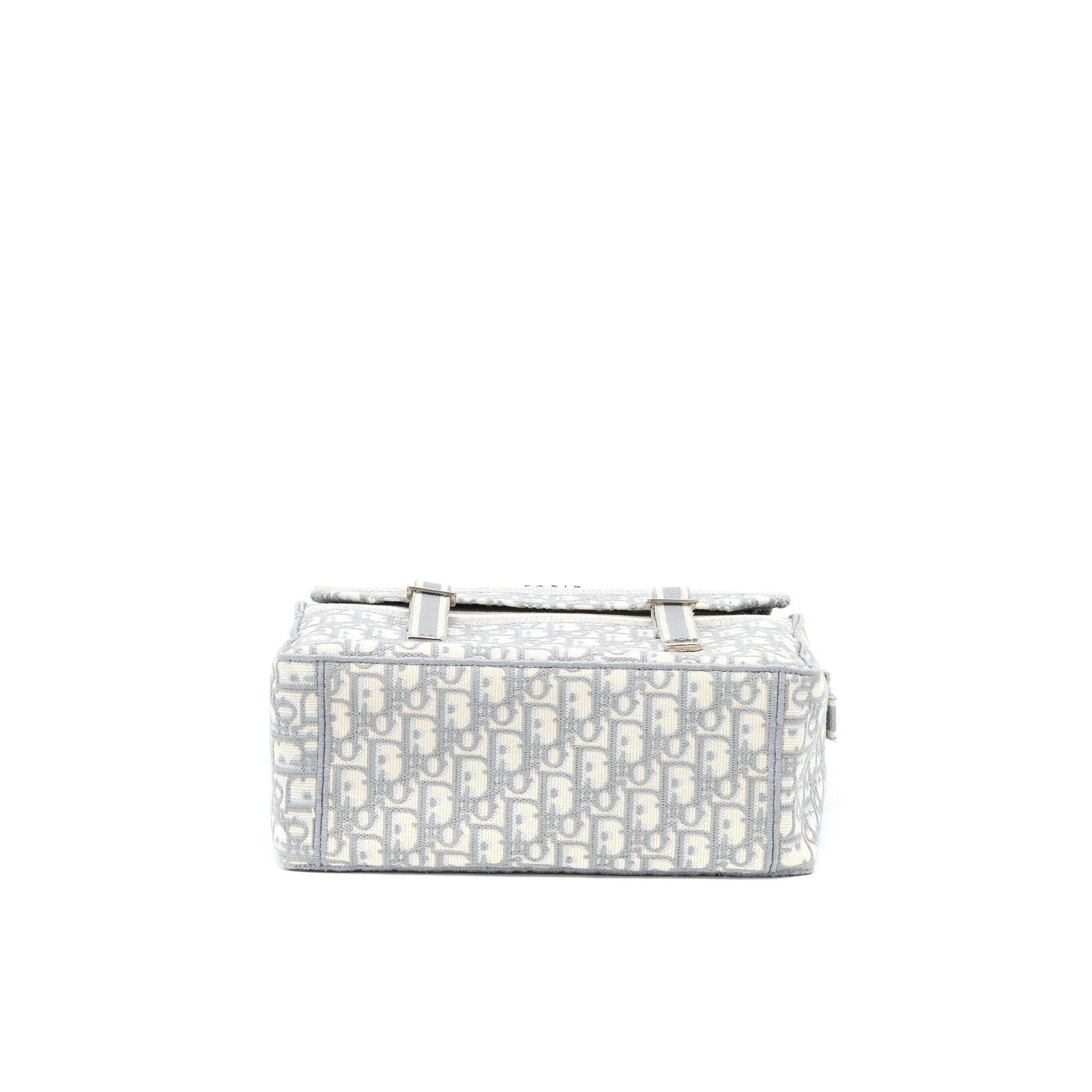dior-diorcamp-messenger-bag-oblique-embroidery-light-grey-shw