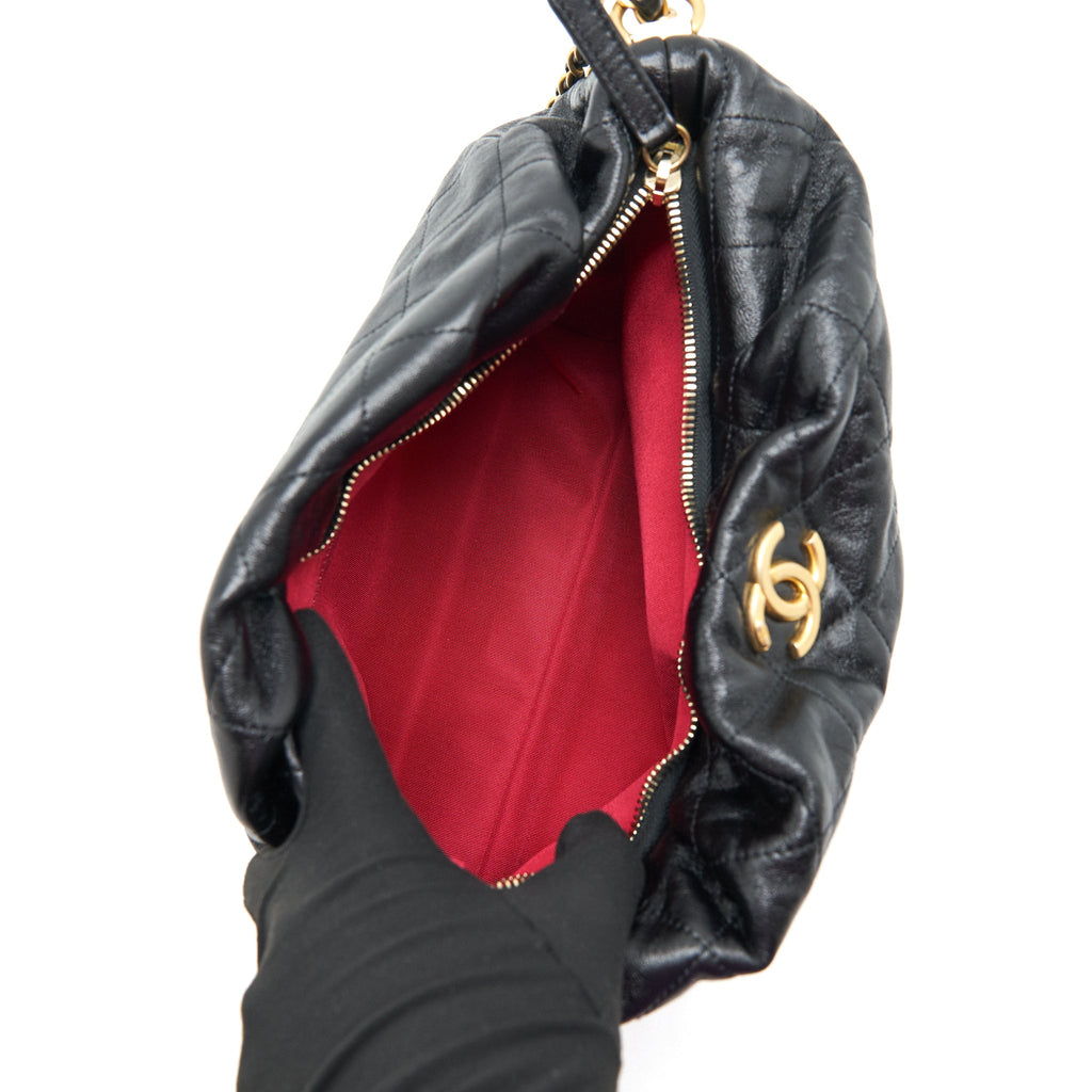chanel-quilted-shoulder-bag-lambskin-black-ghw