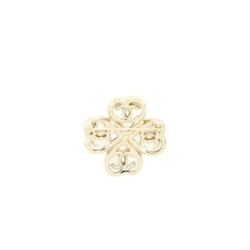 chanel-clover-cc-logo-brooch-light-gold-tone