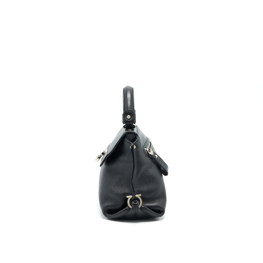 salvatore-ferragamo-sophia-handle-crossbody-bag-in-black-shw-1