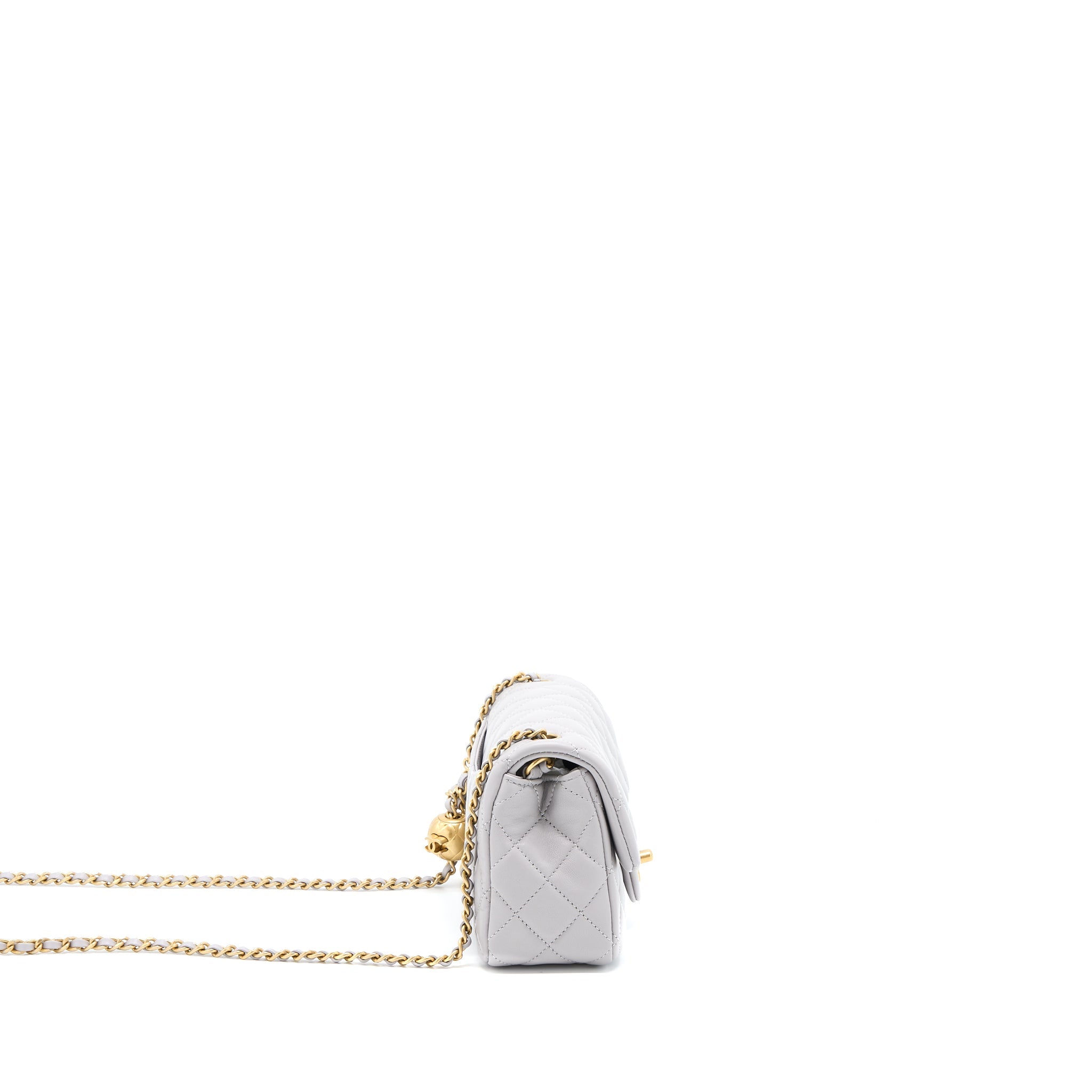 chanel-22b-pearl-crush-mini-rectangular-flap-bag-lambskin-light-grey-ghwmicrochip
