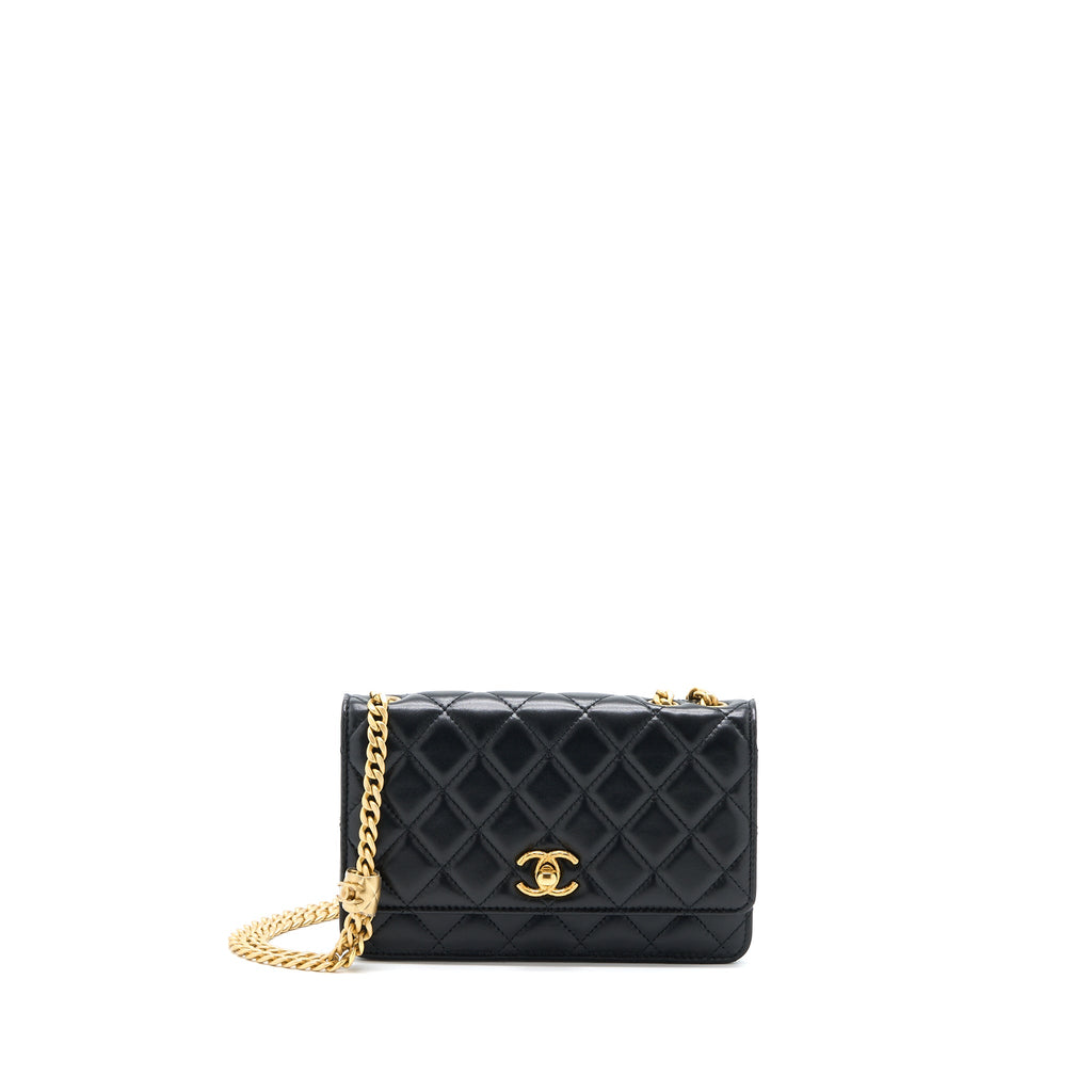 chanel-22k-gold-pillar-wallet-on-chain-lambskin-black-brushed-ghw-microchip