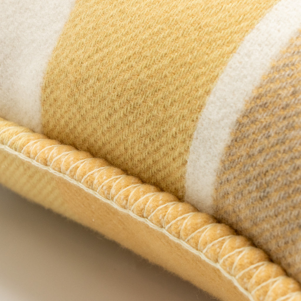 hermes-avalon-vibration-pillow-small-wool-cashmere-tisane