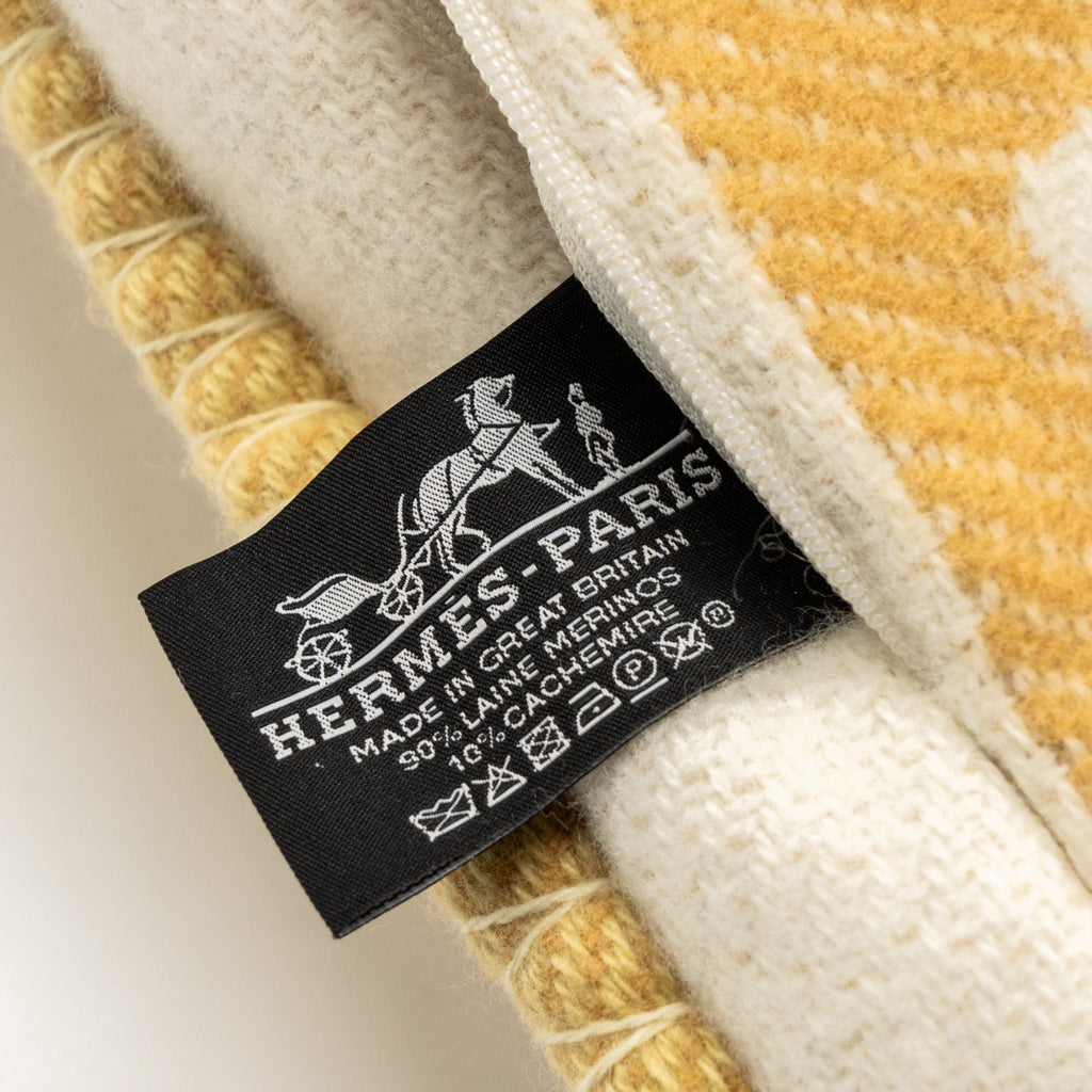 hermes-avalon-vibration-pillow-small-wool-cashmere-tisane-1