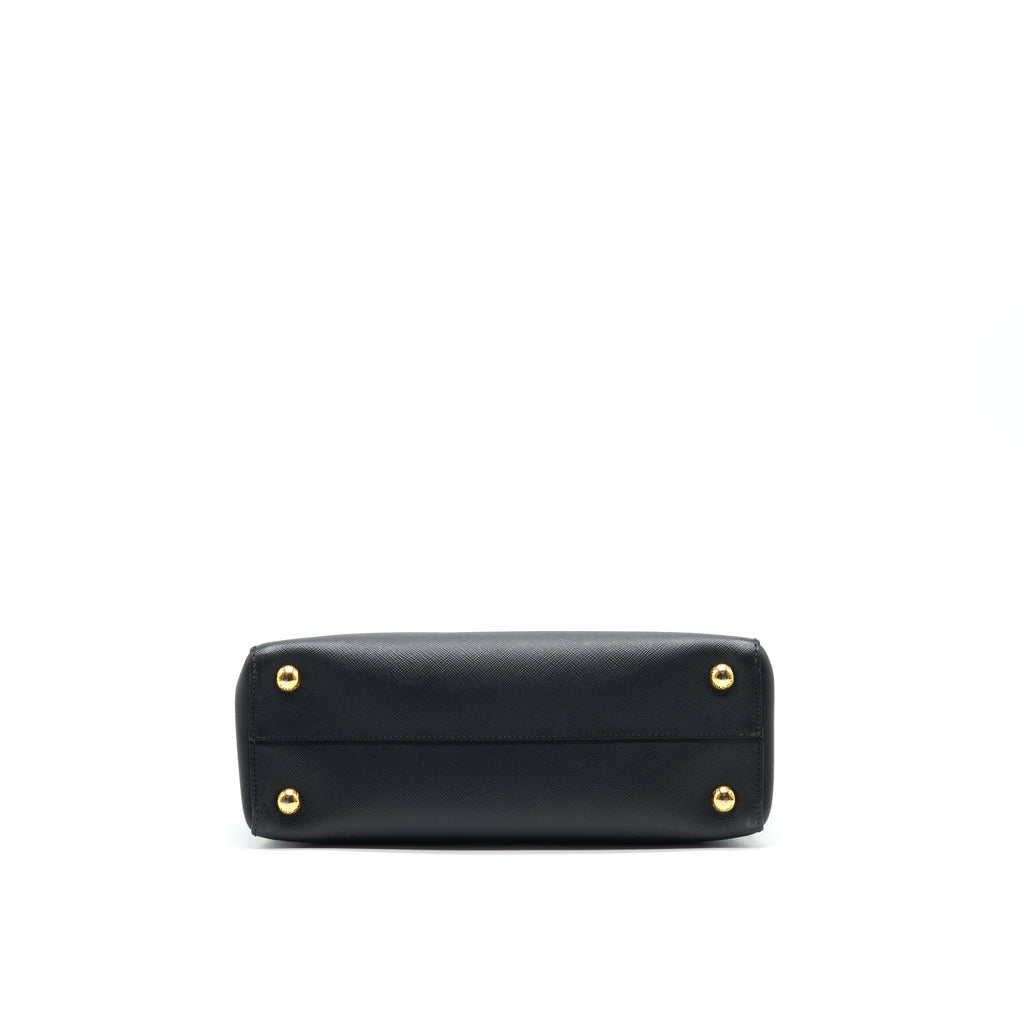 prada-saffiano-lux-leather-tote-bag-nero