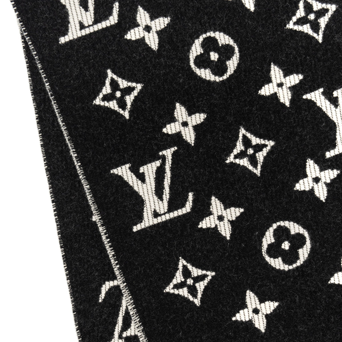 louis-vuitton-giant-monogram-scarf-cashmere-wool-black-white