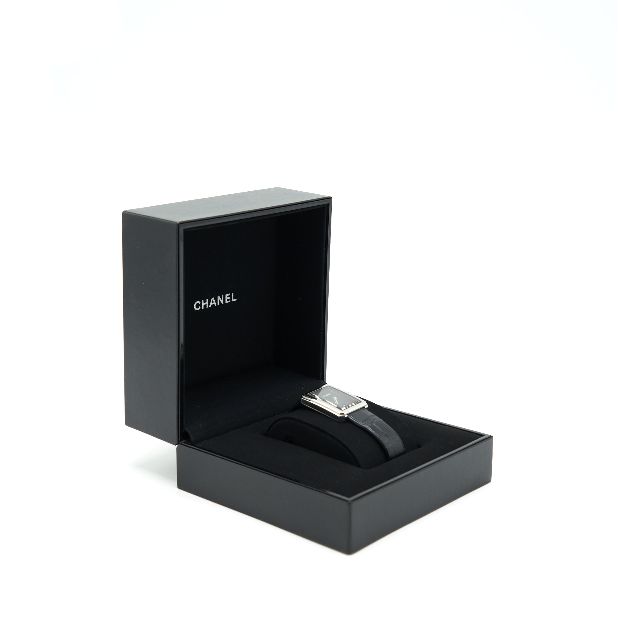 chanel-h4884-boy-friend-guilloche-dial-lady-watch